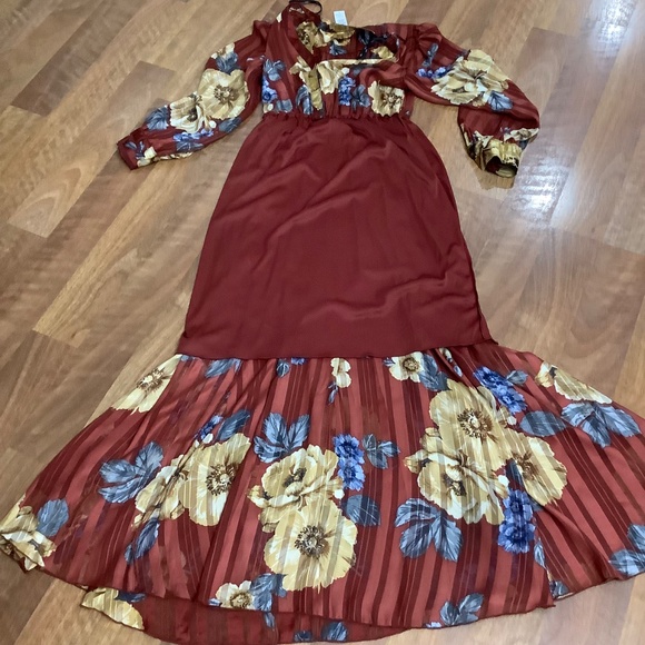 Kate Lily Beautiful Dress fits Medium - Picture 15 of 15